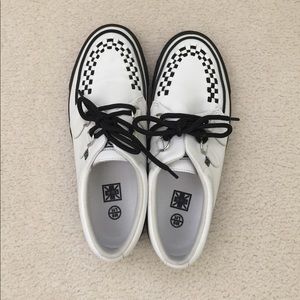 Mens white and black shoes