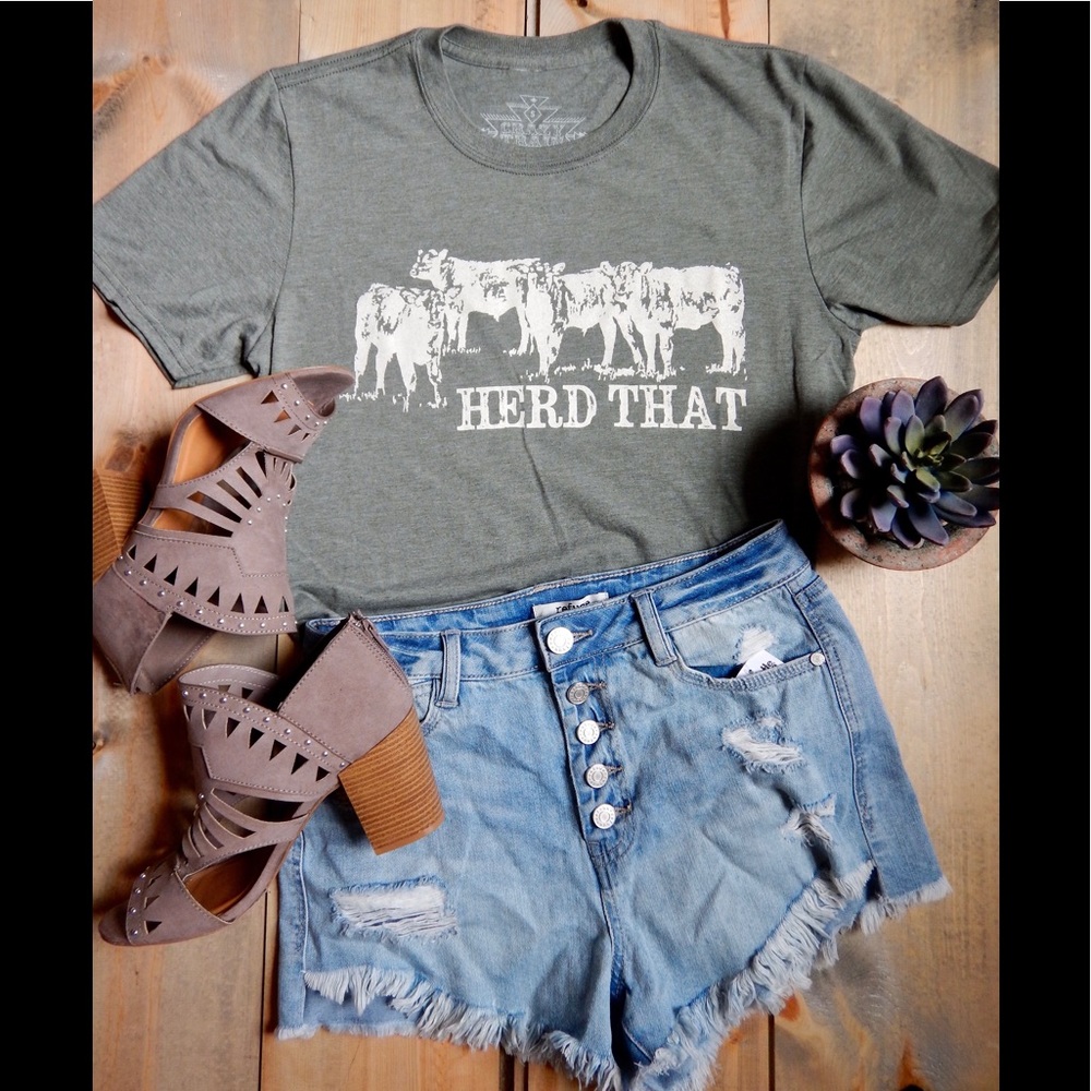 💥1 LEFT💥Herd That🐄western graphic tee