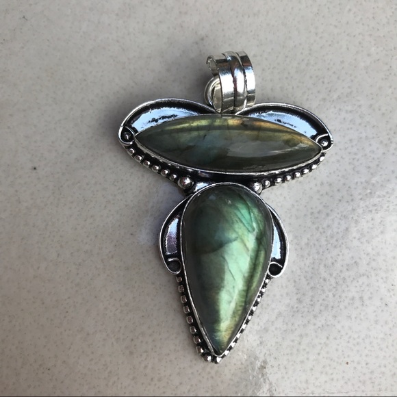 Jewelry - Labradorite Pendant