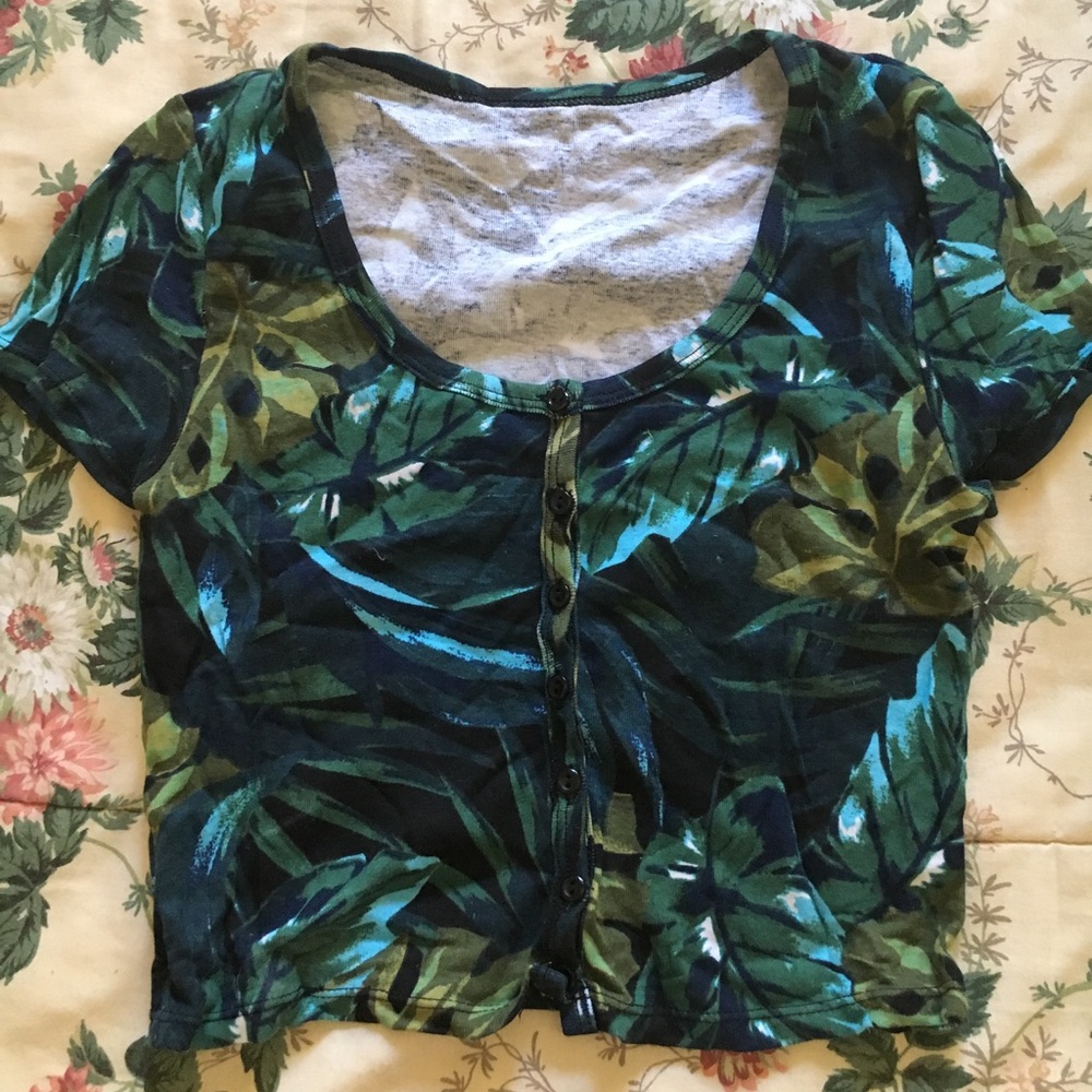 Leaf print crop top