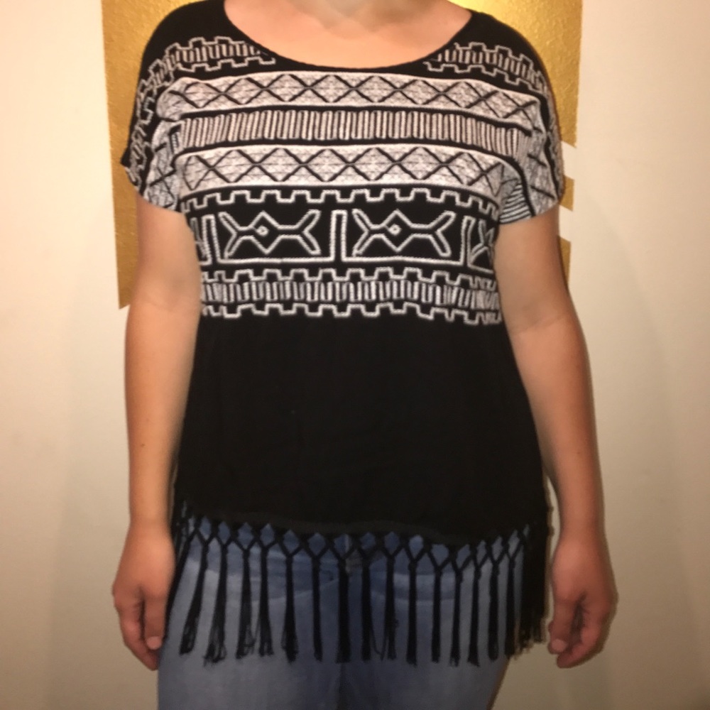 ✨TRIBAL STITCHED TASSELED SHIRT✨