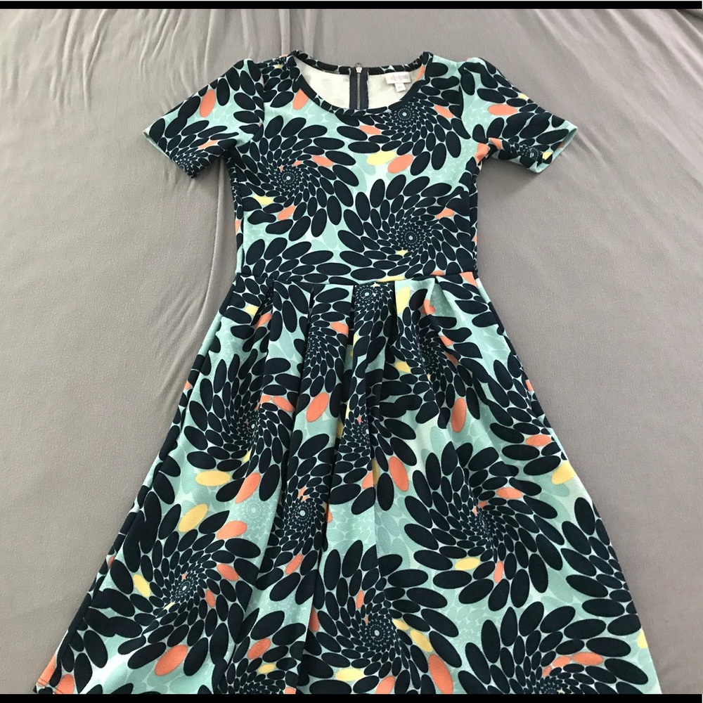 LuLaRoe Amelia xs