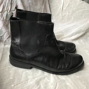 Nine West Black Leather Chelsea Boots Size 8