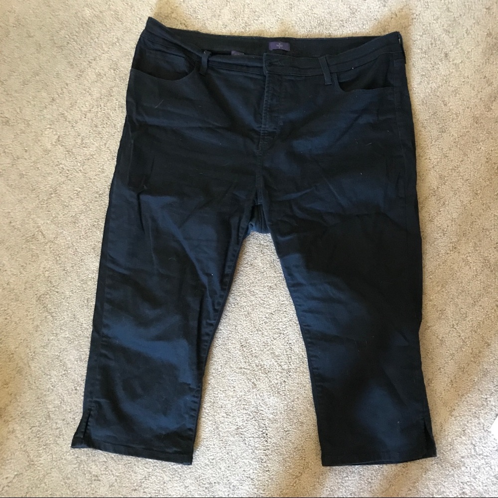 NYDJ black cropped jeans!! ❤️❤️