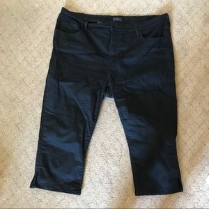 NYDJ black cropped jeans!! ❤️❤️