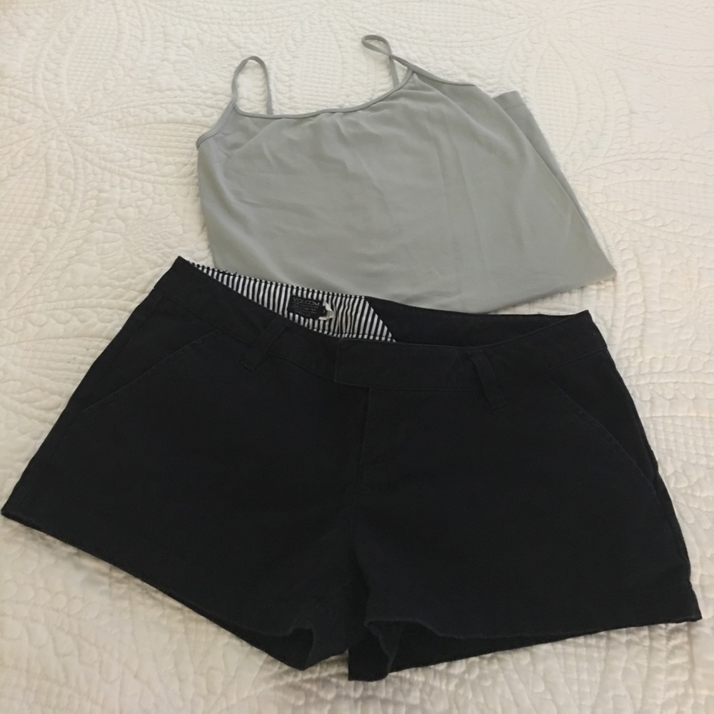 Volcom size 3 frockies low rise