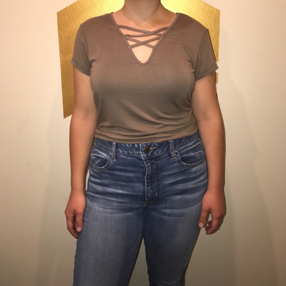 ✨WET SEAL CROP TOP✨
