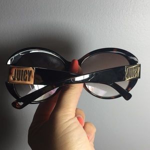 FINAL PRICE: Juicy Couture Oversize Sunglasses