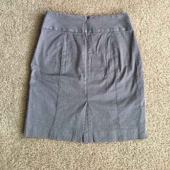 Banana Republic gray Pencil skirt size 2 - Picture 2 of 7