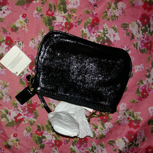 Bnwt Coach poppy line wristlet - Picture 2 of 3