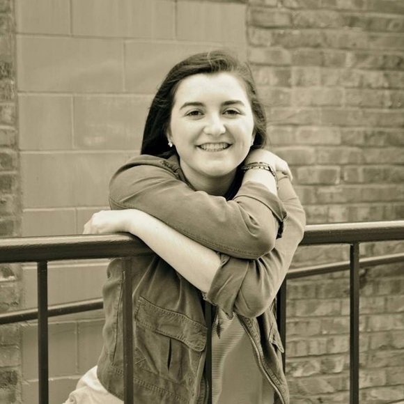 Meet your Posher, Emma - Picture 1 of 1
