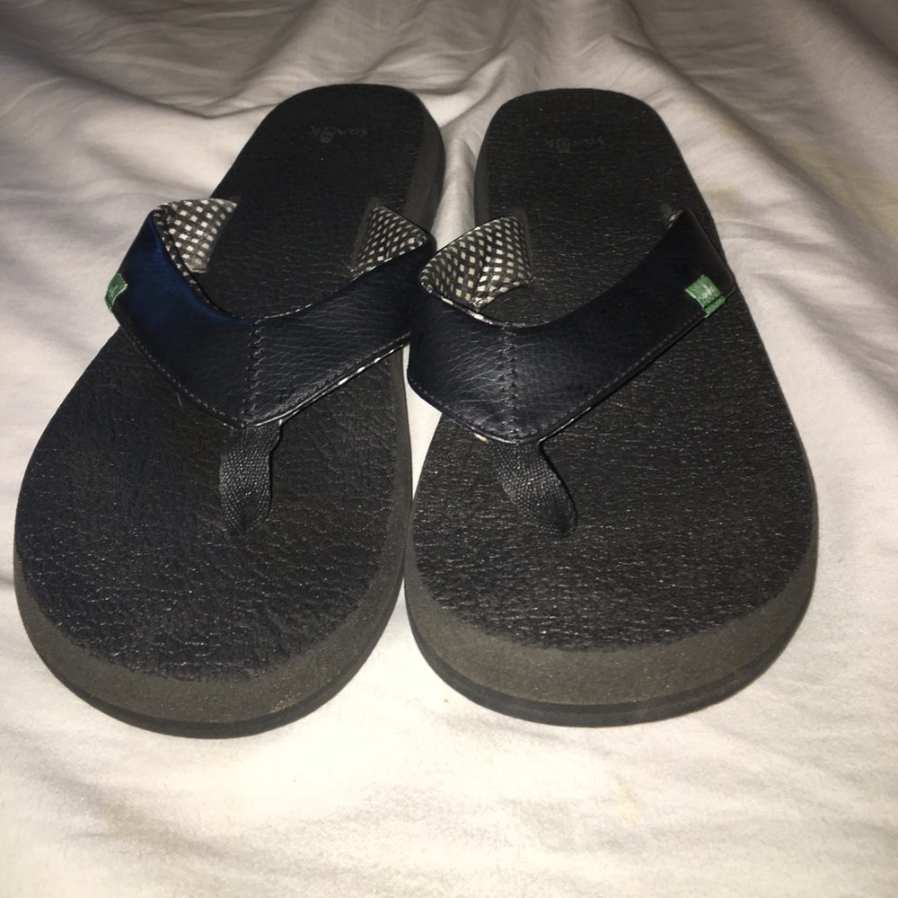 Sanuk flip flops