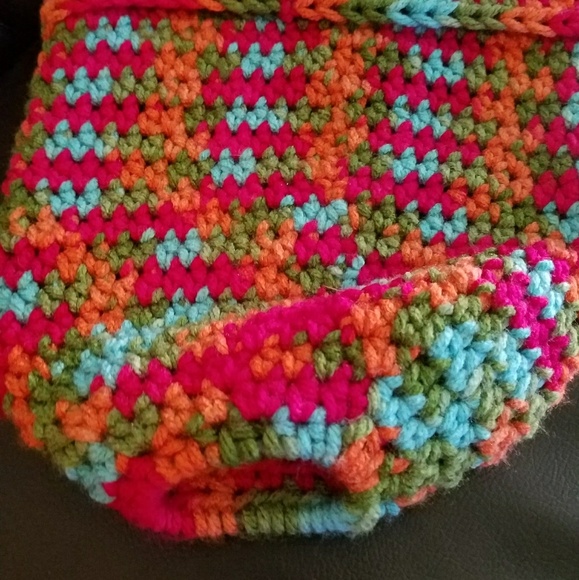 Crochet ponytail beanie - Picture 2 of 2