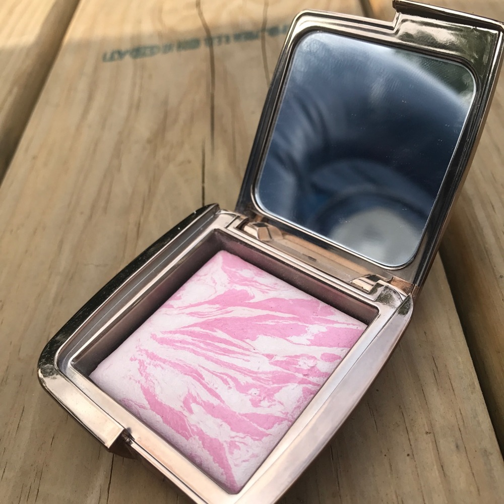 Hourglass Ethereal Glow Blush