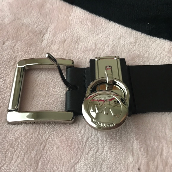 Black Micheal Kors Large Belt - Picture 2 of 4