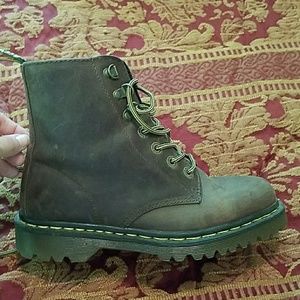 Dr Martens boots, like new!