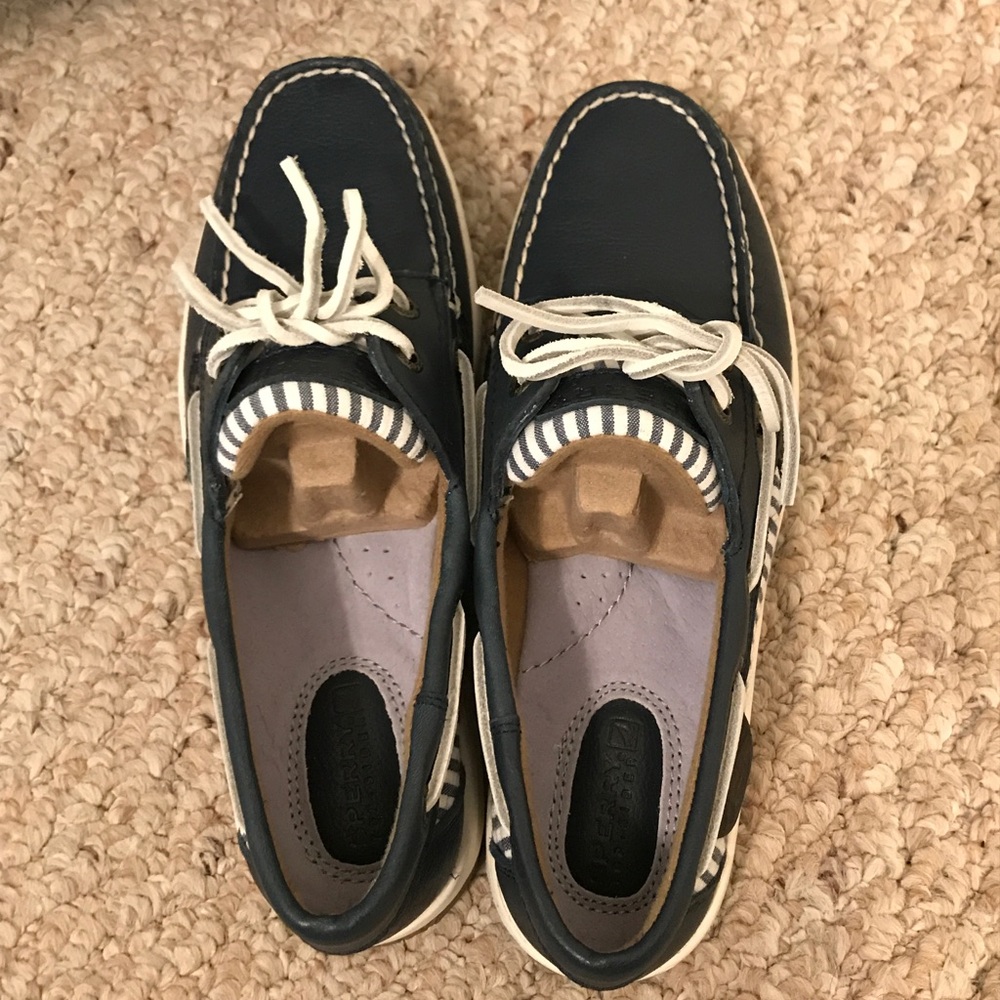 Sperry Top-sider (navy and white)