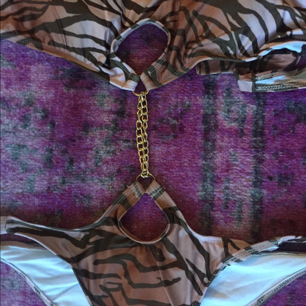 Monokini - Picture 2 of 4