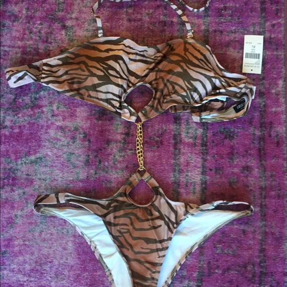 Monokini - Picture 3 of 4