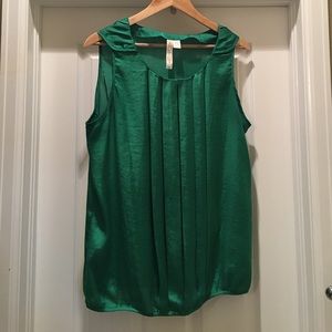 Adiva Kelly green pleated tank