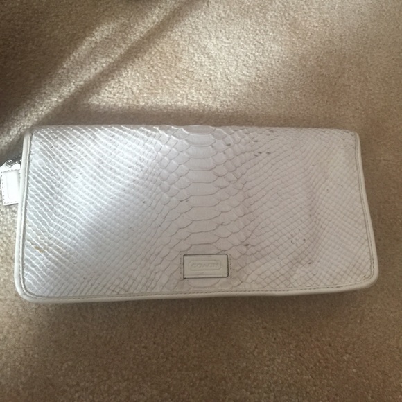 Coach clutch - Picture 1 of 1