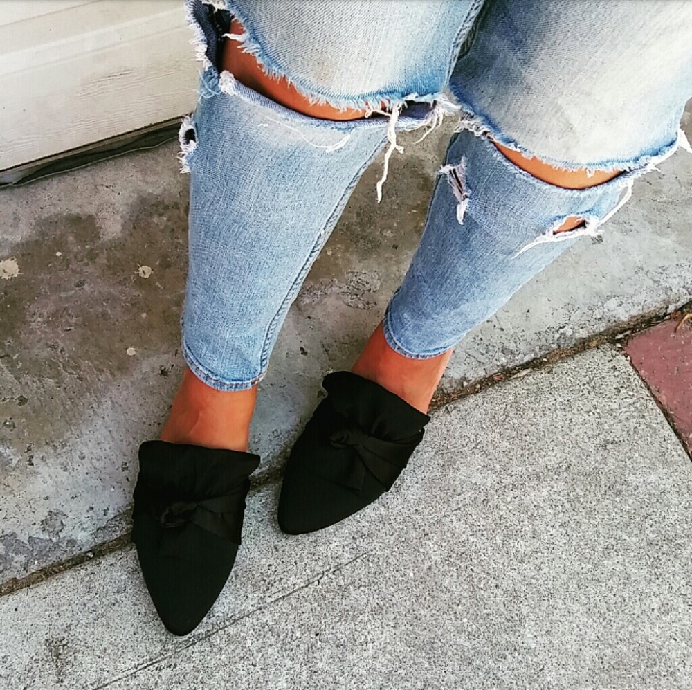 LAST PAIR!!//The Rosemary// Black satin Flat - Picture 4 of 5