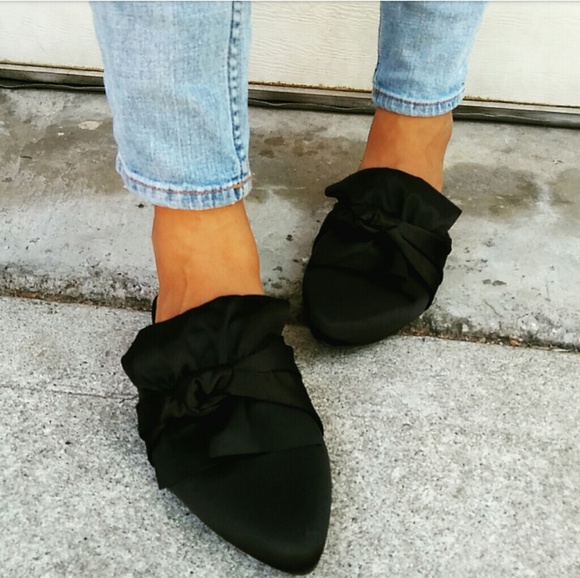 LAST PAIR!!//The Rosemary// Black satin Flat - Picture 5 of 5