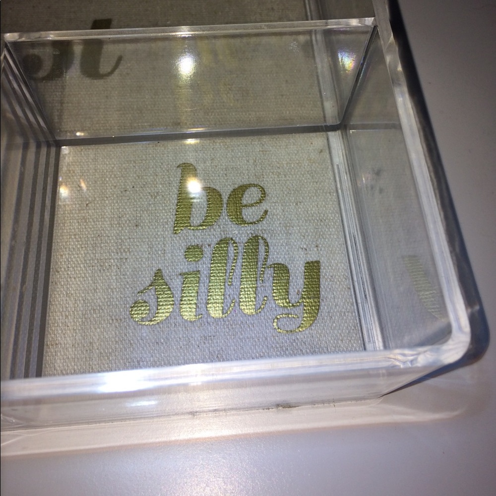 Acrylic Phrase Container - Picture 4 of 5