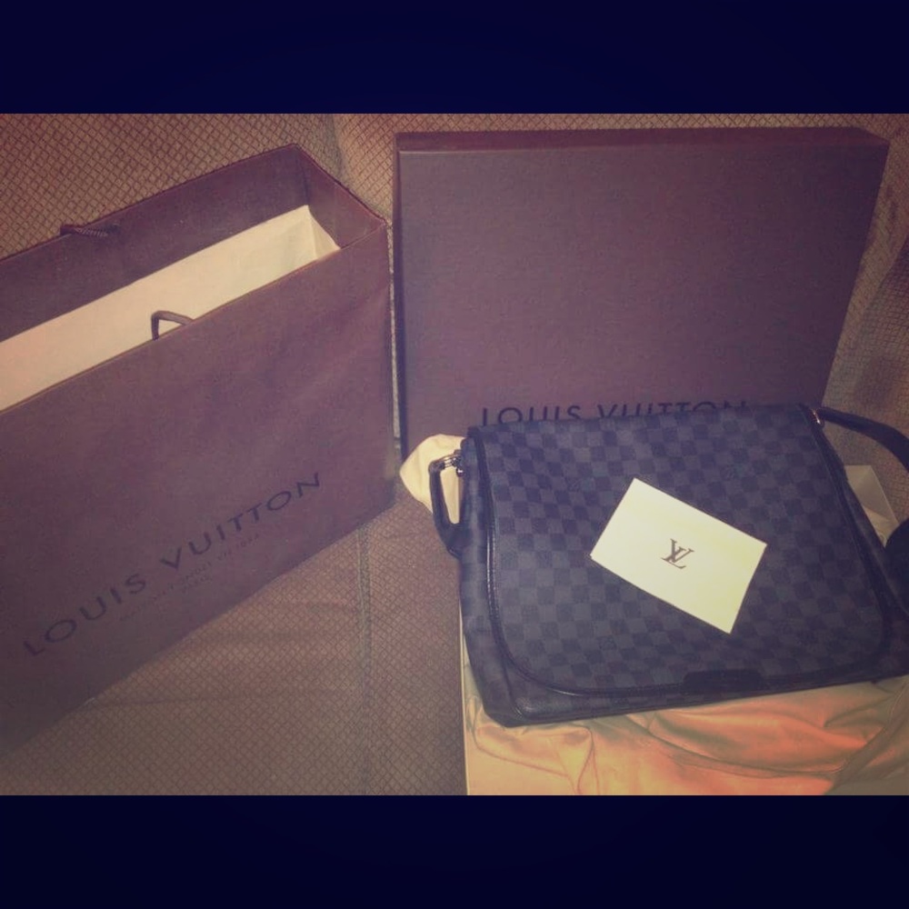 Selling a GM Louis Vuitton messenger bag