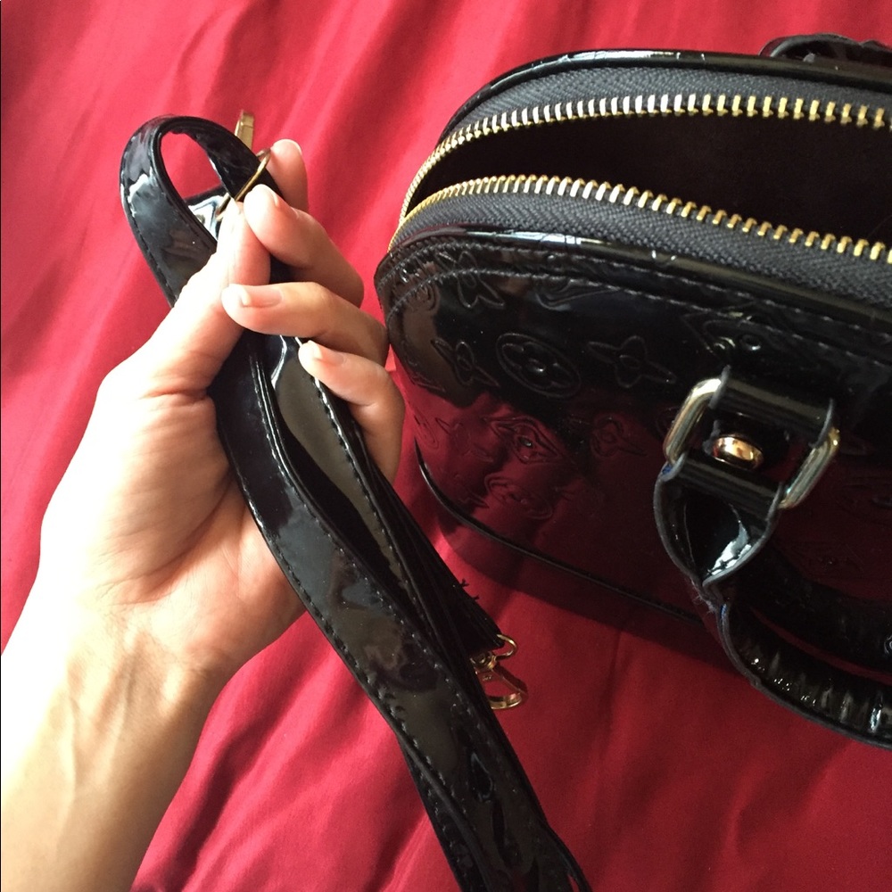 cute black bag - Picture 3 of 5