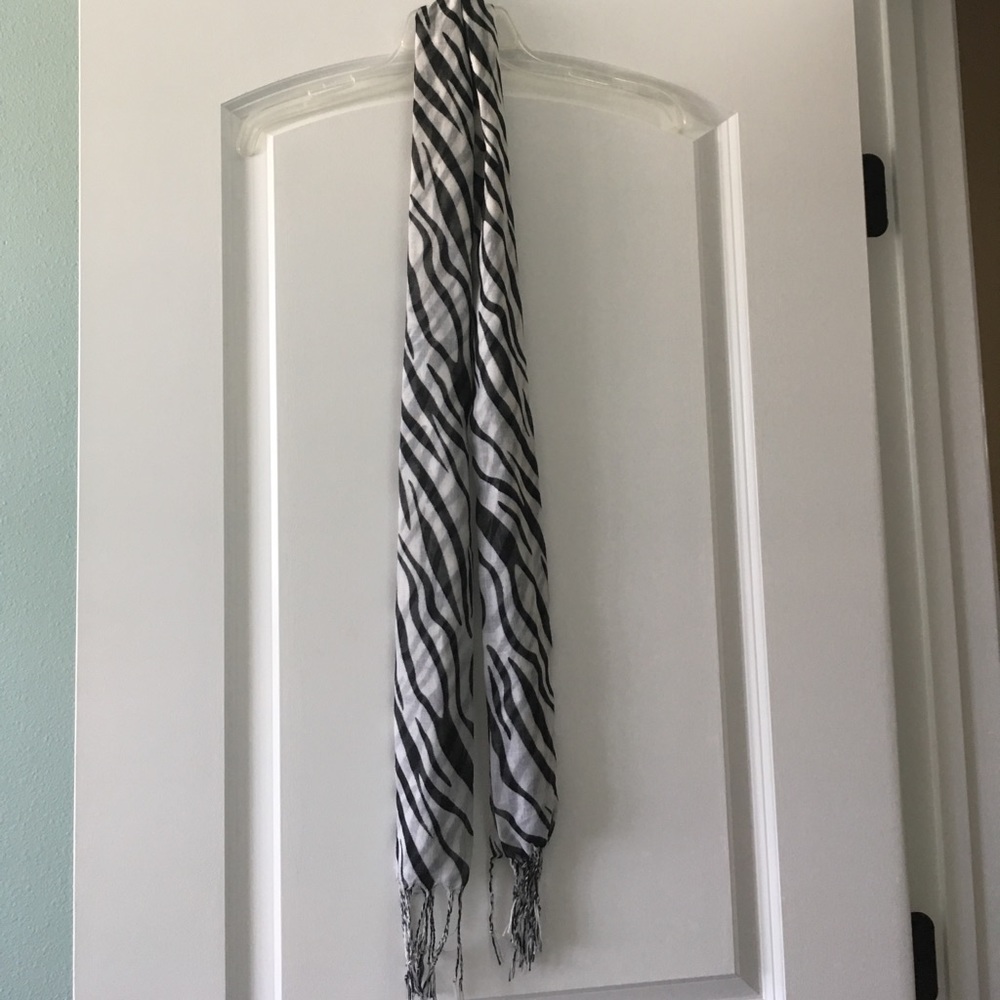 Zebra scarf ❤️