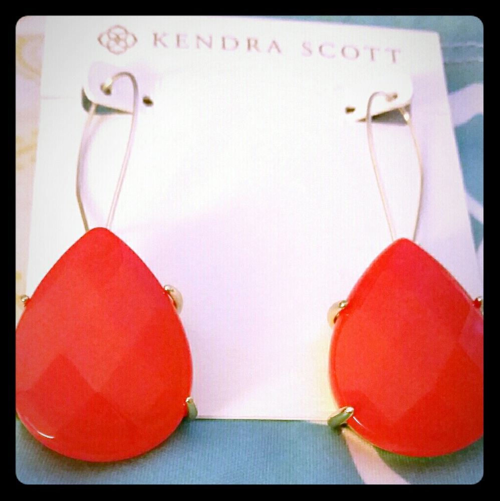 *NEW* Kendra Scott Allison Earrings in Bright Red