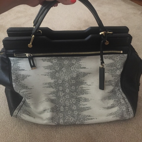 Vince Camuto black and white handbag - Picture 1 of 3