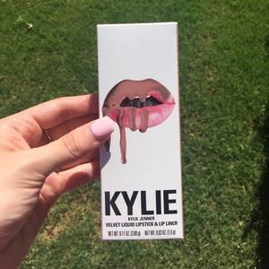 Charm Velvet Lip Kit by Kylie Cosmetics