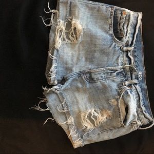 BDG denim distressed shorts size 25