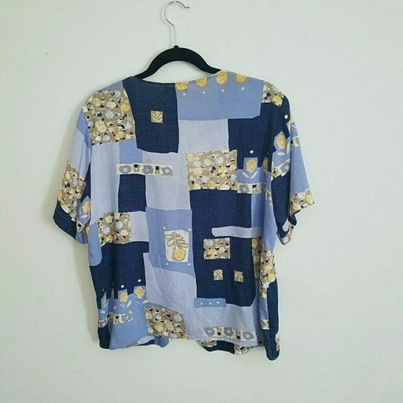 Vintage Jigsaw Blouse 🌹 - Picture 2 of 4