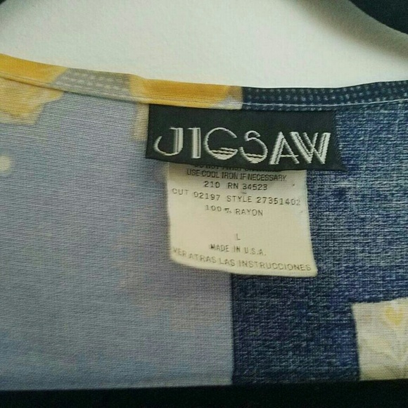 Vintage Jigsaw Blouse 🌹 - Picture 4 of 4