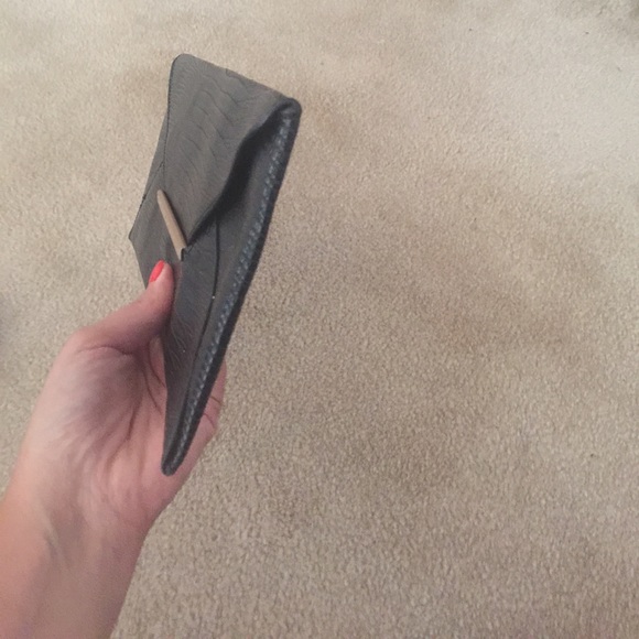 BCBG clutch - Picture 2 of 2