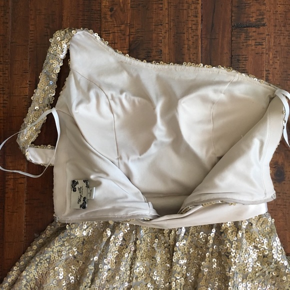 Gold Sequined, One Shoulder Dress - Picture 6 of 7