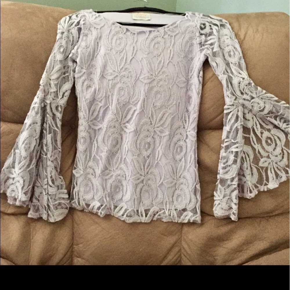 bell sleeve lace boutique shirt