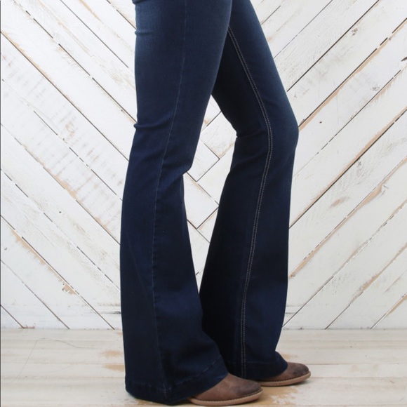 Altar'd State Denim - 1 LEFT💥Altar'd state bell bottom stretch trouser