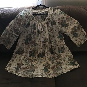 3/4 Length Sleeves woman's blouse. Daniel Rainn