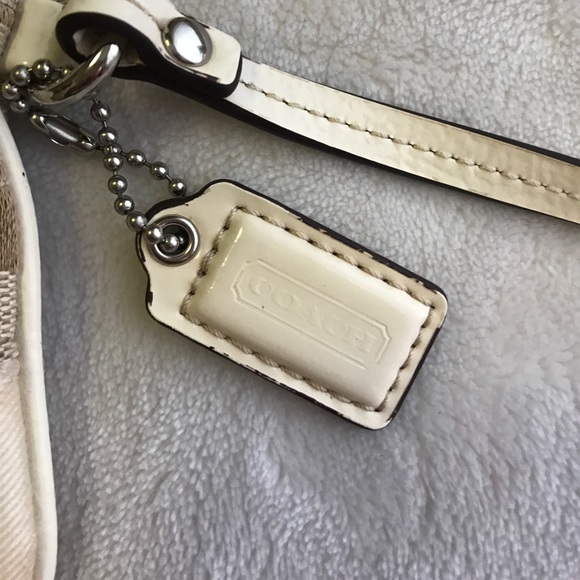 Coach wallet / wristlet - Picture 2 of 3