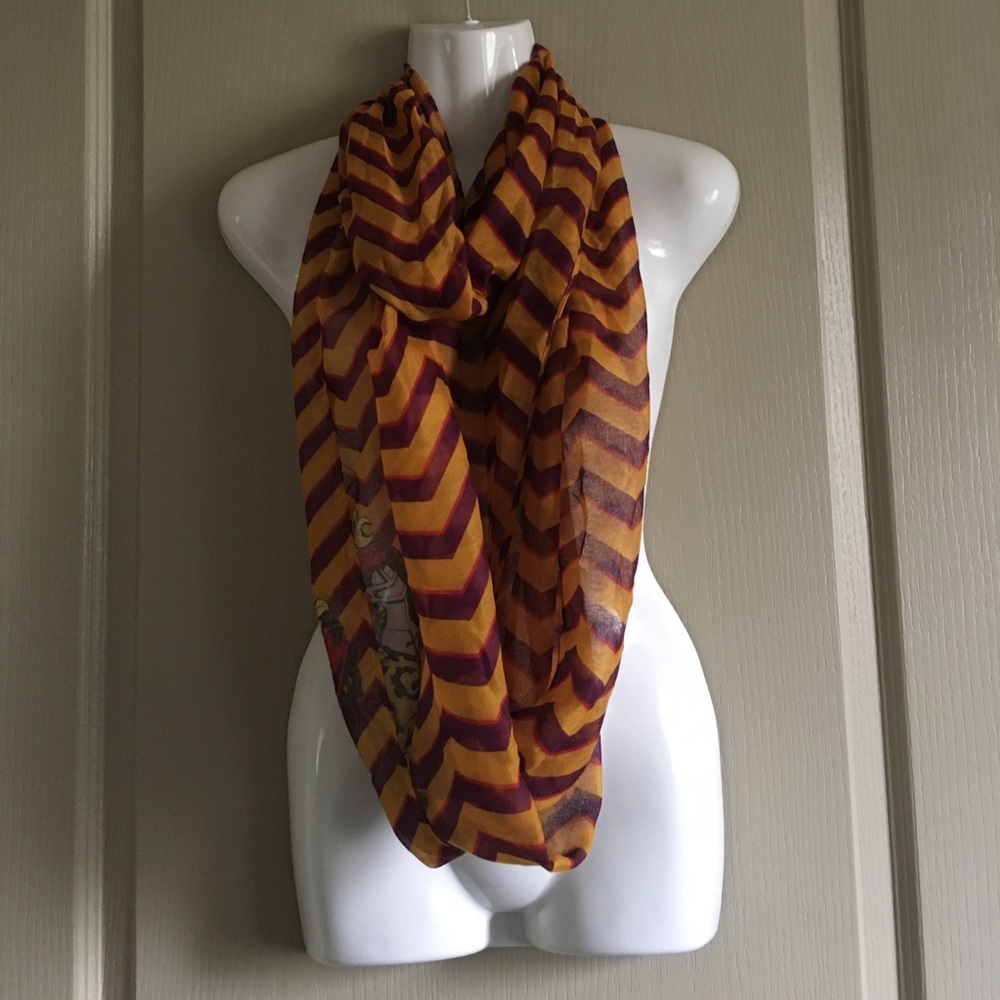 NWOT Harry Potter Infinity Scarf