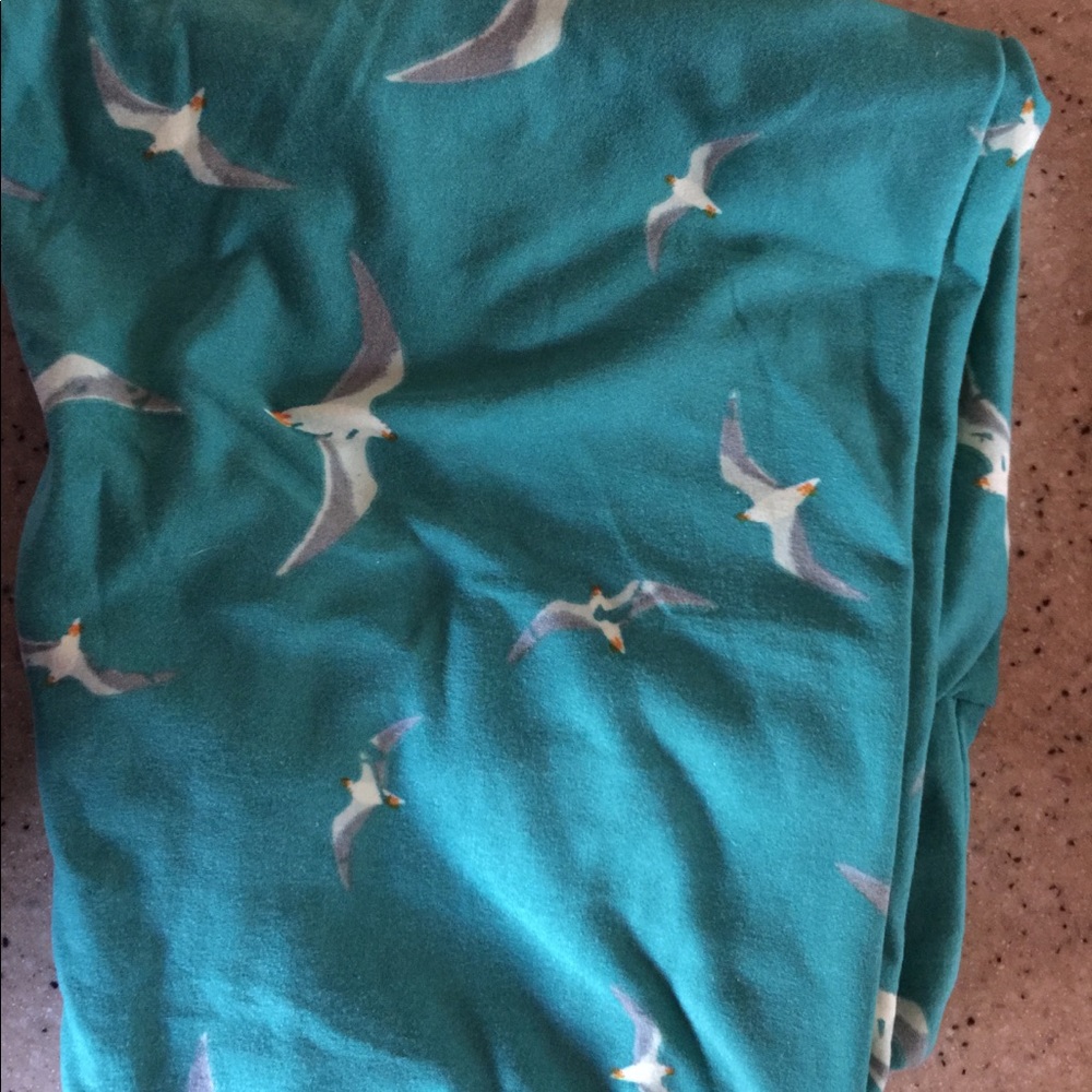 New never worn Lularoe seagull leggings