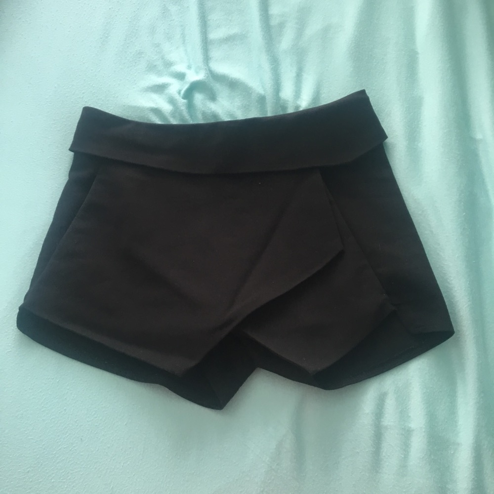 Black Envelope Skort
