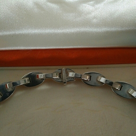 HERMES  WHITE GOLD NECKLACE - Picture 3 of 10