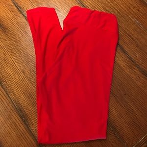 EUC LuLaRoe Solid True Red TC Leggings