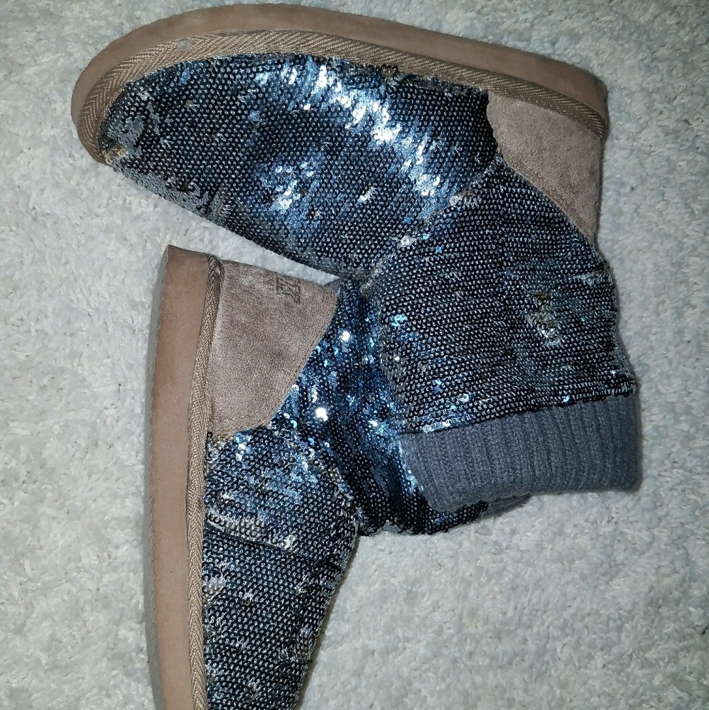 V.S. PINK Mukluk Boots with silver/gold SEQUIN