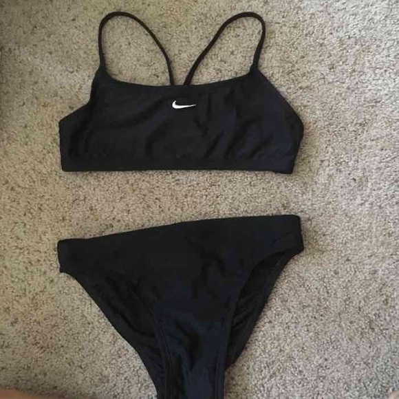Nike Nylon Core Solid Swimsuit - Picture 3 of 4
